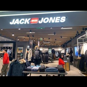 Meet your Posher, Nadia